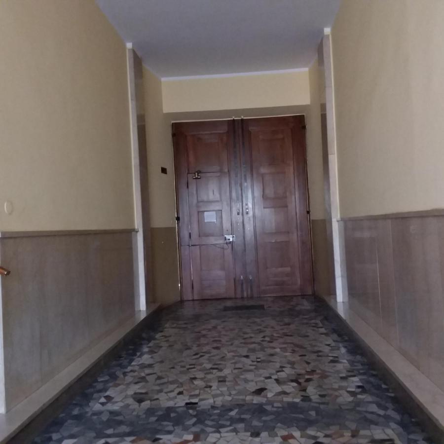 Apartment 33 *