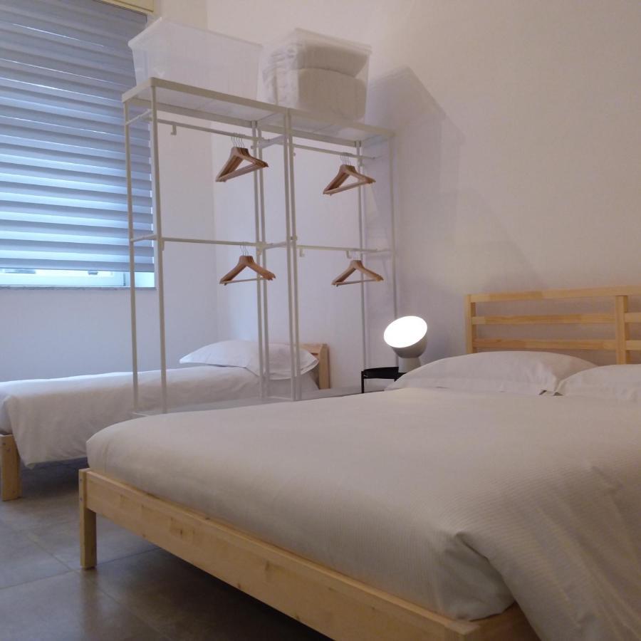 Apartment 33 *